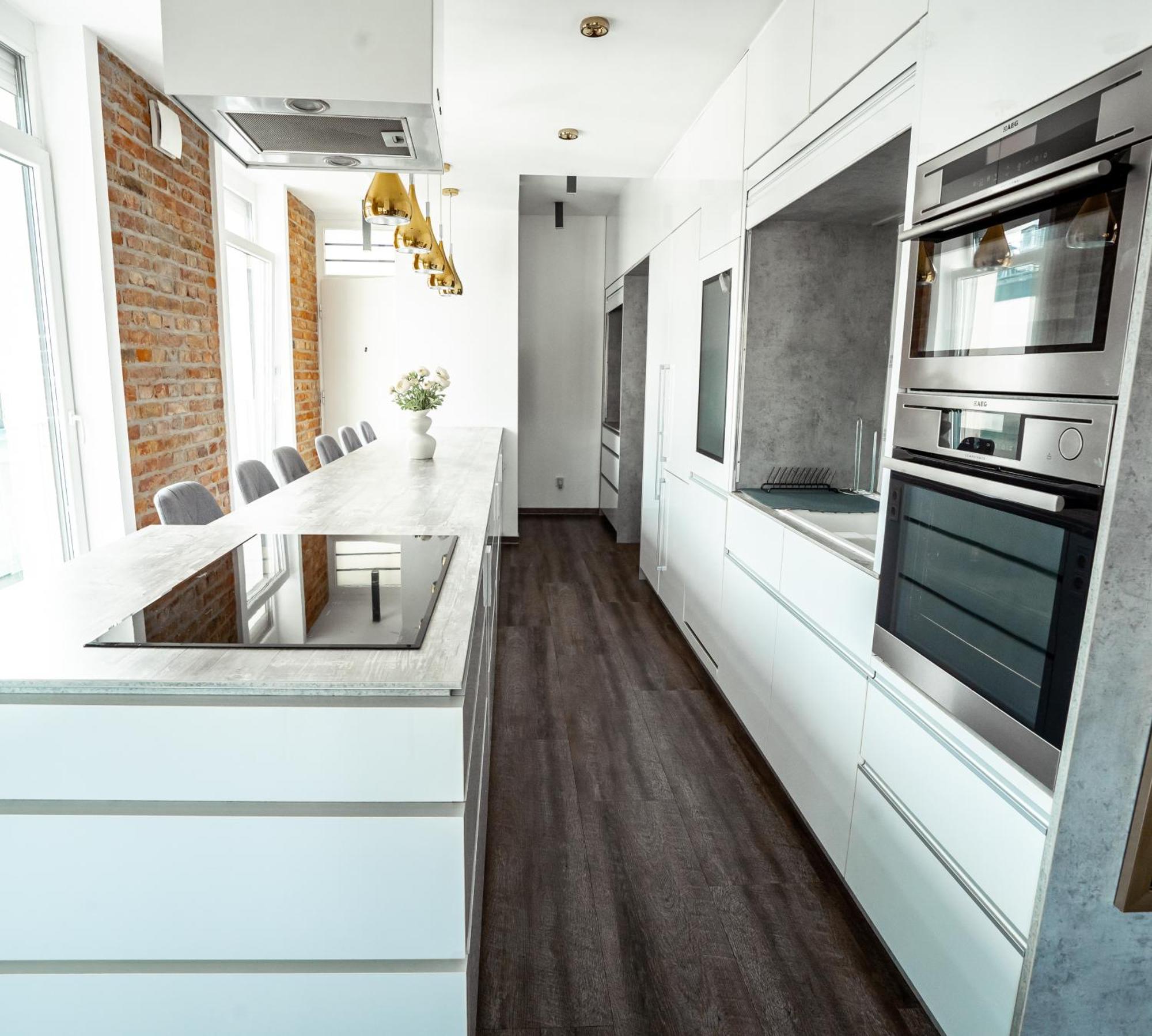 Karinflats Deluxe - The Cream Penthouse Apartment *