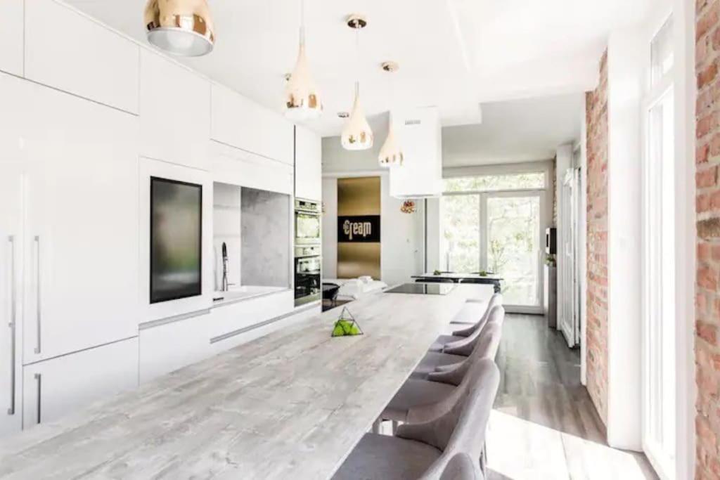 Karinflats Deluxe - The Cream Penthouse Apartment *