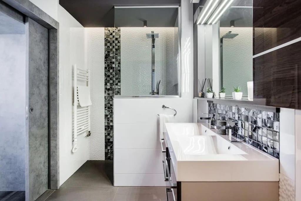 Apartment Karinflats Deluxe - The Cream Penthouse Budapest