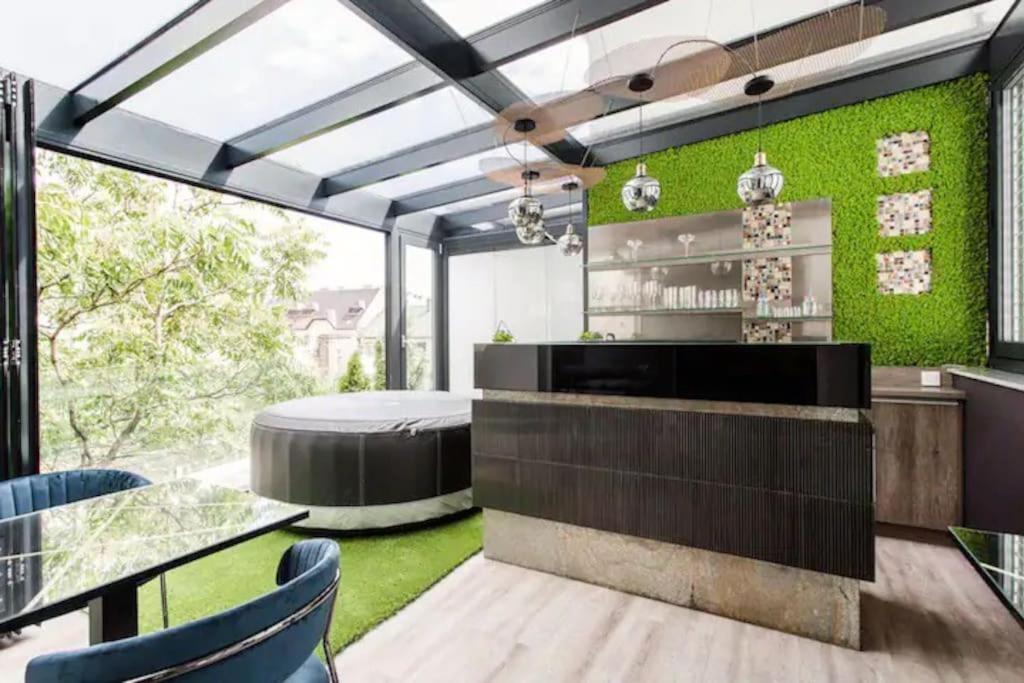 Karinflats Deluxe - The Cream Penthouse Apartment